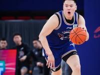 乐鱼体育官方网站-江苏男篮战绩继续颓势，难逃保级压力