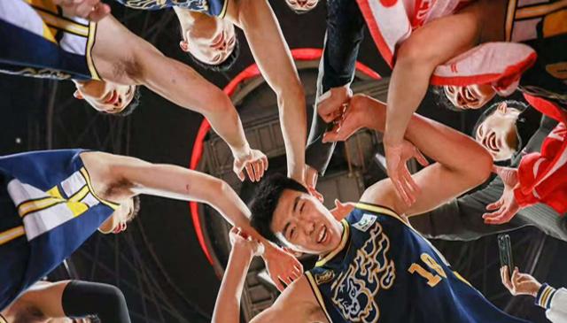 广东宏远队主场大胜，取得连胜开局