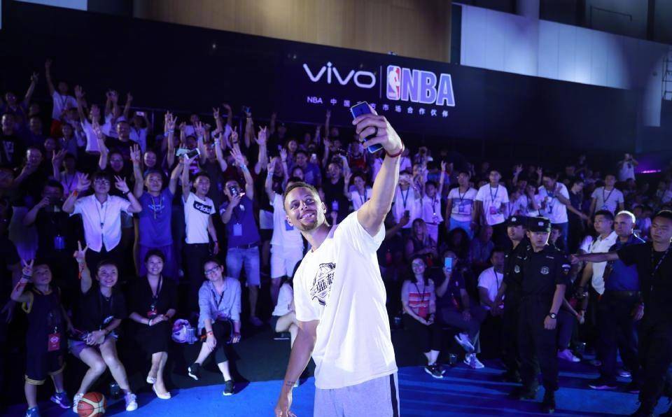 NBA明星球员转投中国联赛，引发轰动