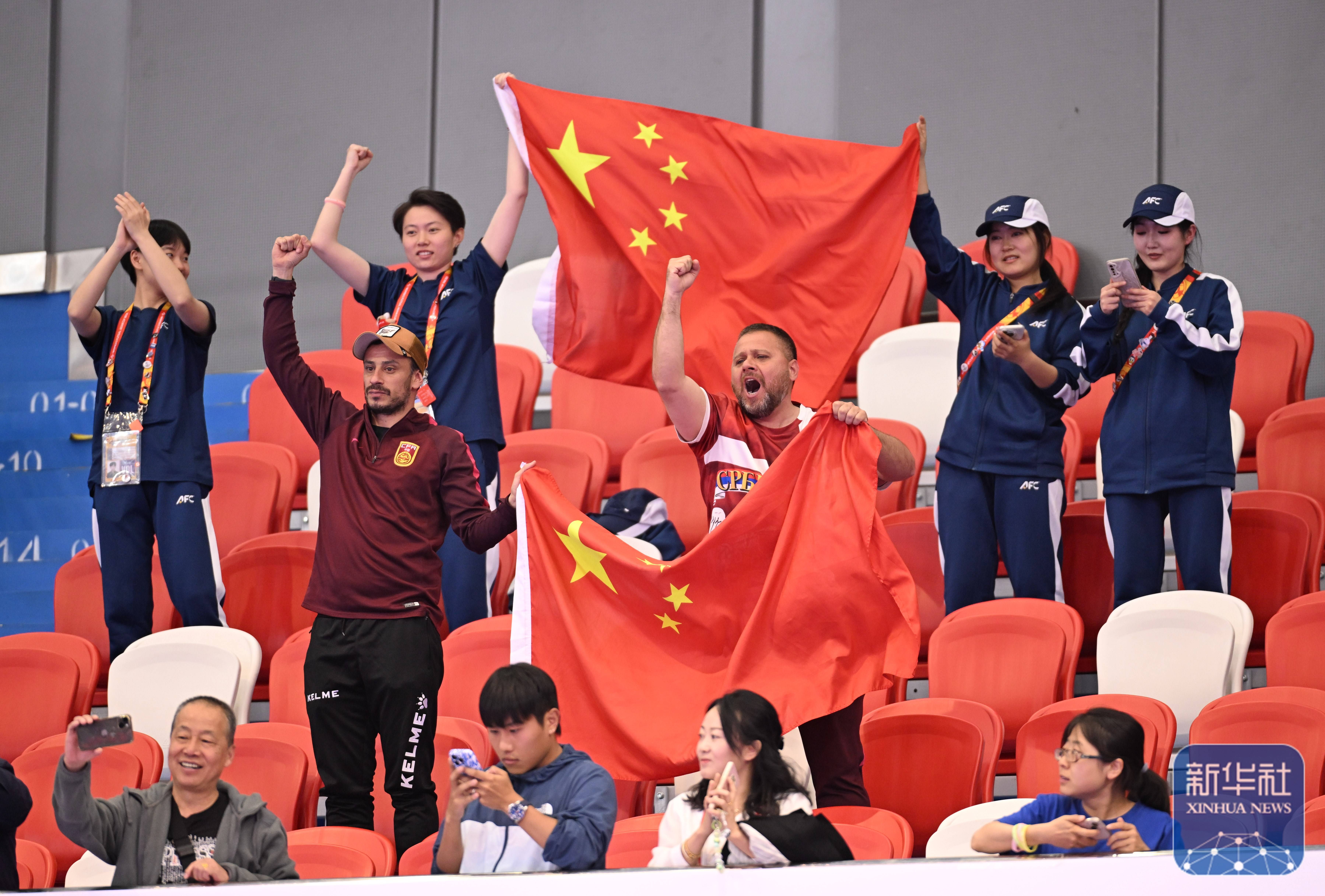 亚洲足球锦标赛上中国女队夺冠