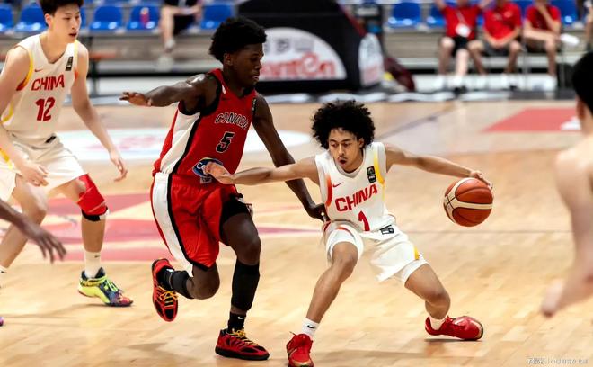 FIBA晒张博源赛场瞬间：期待中国U19男篮在世界杯有精彩表现