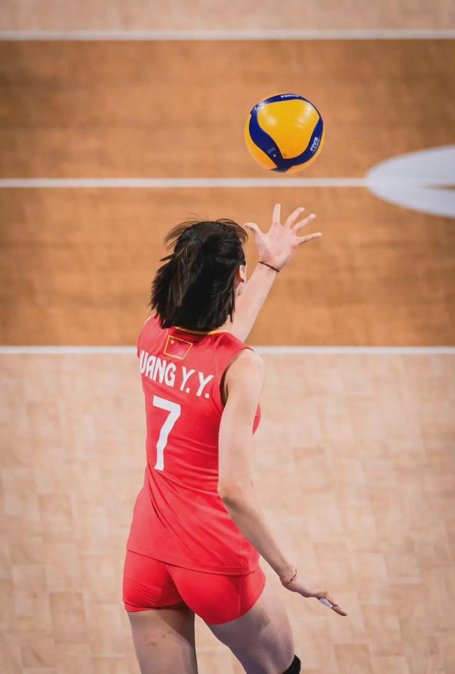 惊天大逆转！世联赛-中国女排3-2美国队