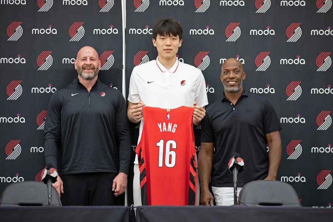 包含中国男篮将去西班牙拉练杨瀚森打夏联曾凡博康复的词条