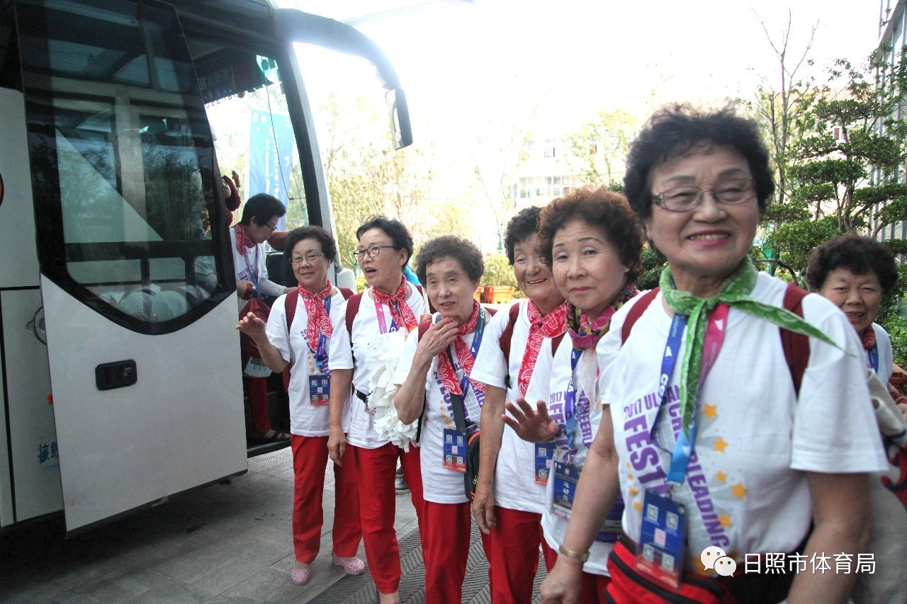 俄罗斯击败乌克兰晋级啦啦操四强