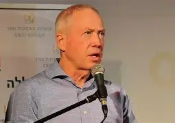 格列洛纳德斯队员被解雇，因为在赛场发生打斗
