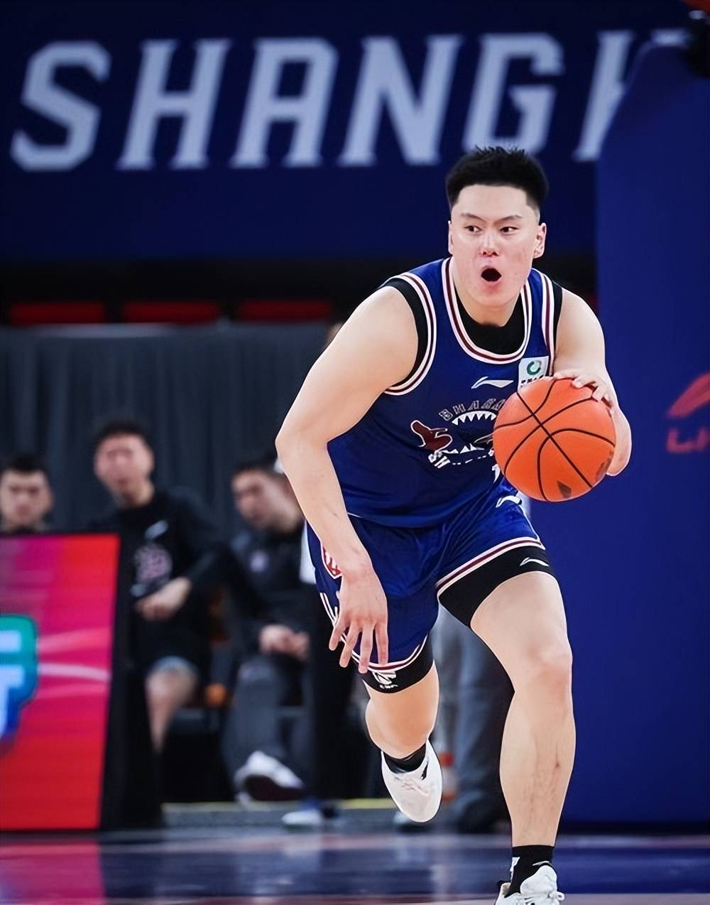 江苏男篮战绩继续颓势，难逃保级压力